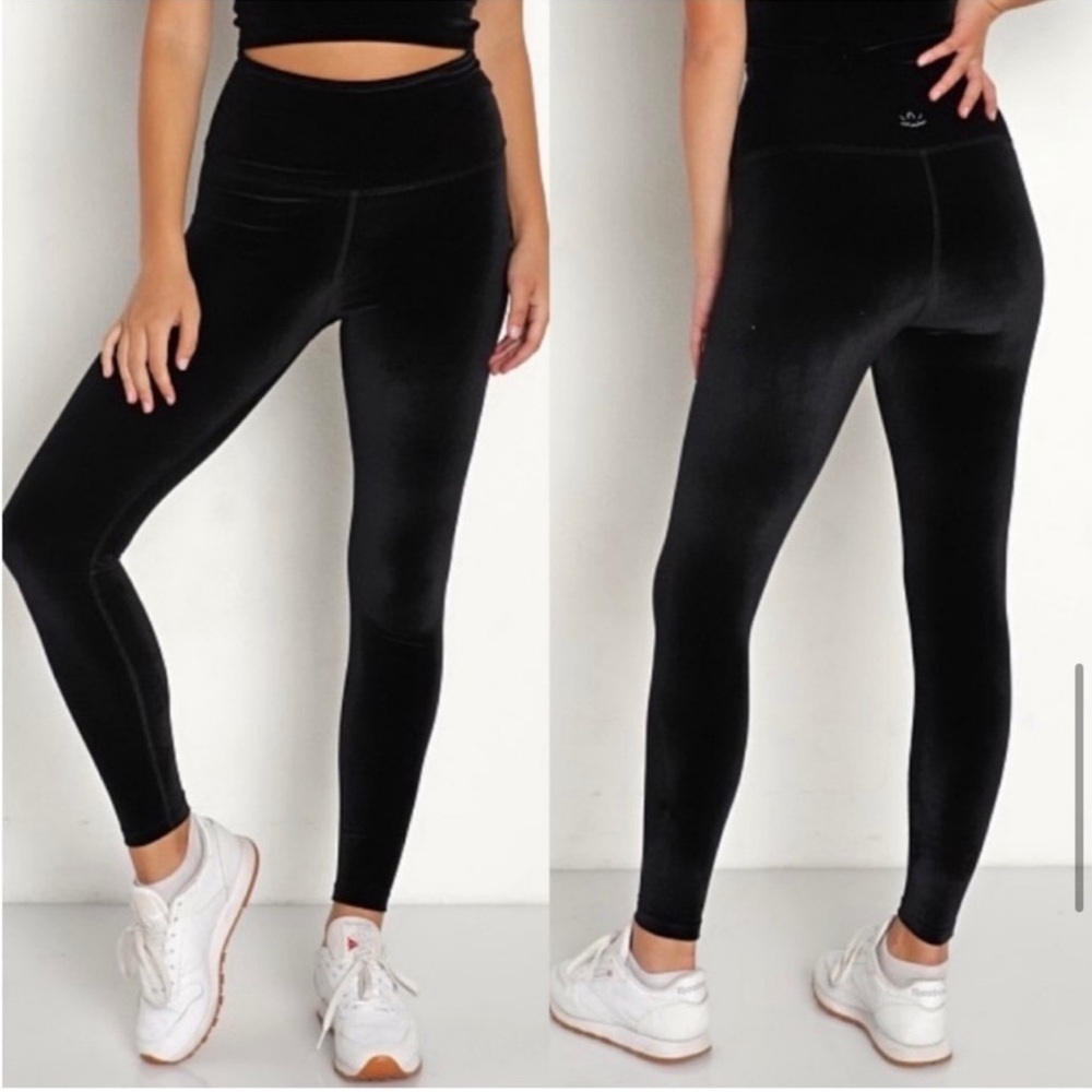 Beyond Yoga Black Velvet Leggings